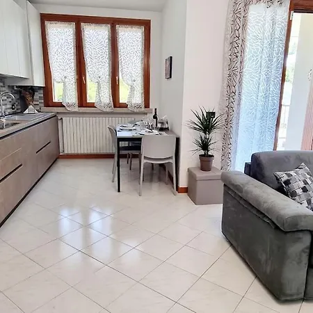 Rosa Del Garda Apartment Peschiera del Garda